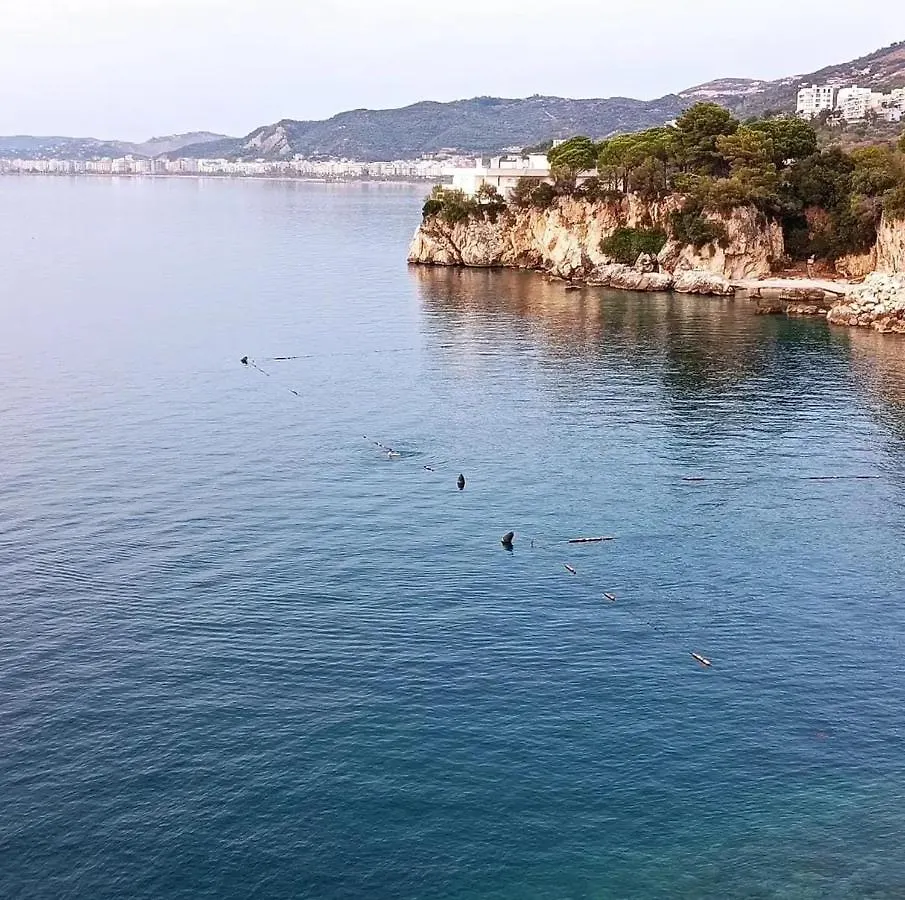 Villa Amos At Aquamarine Residence Wlora