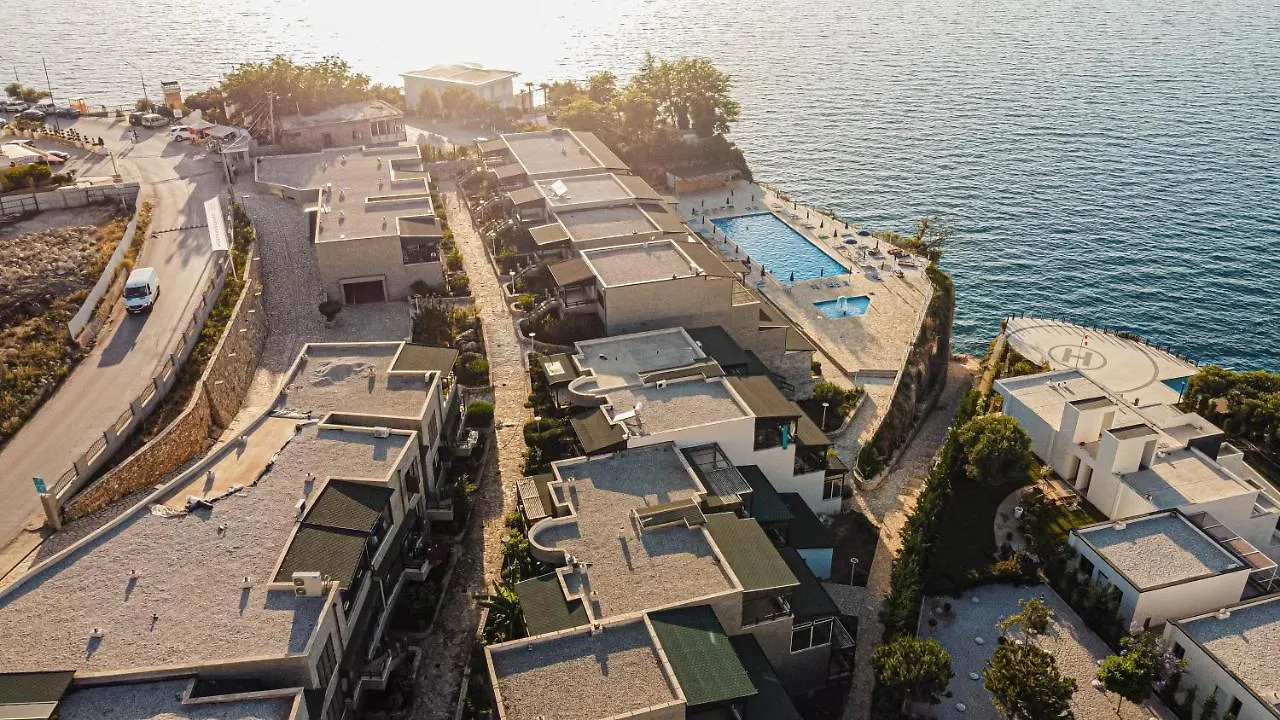 Villa Amos At Aquamarine Residence Wlora