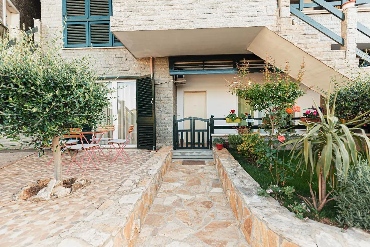 Villa Amos At Aquamarine Residence Wlora