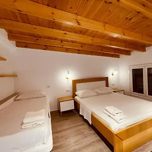 Villa Anxhelo, Vlorë